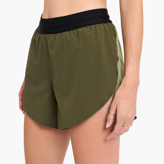 Model_Text: model is 5'5" and wears a small